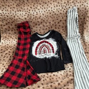 Size 4t Christmas set, striped jumper. Good condition.